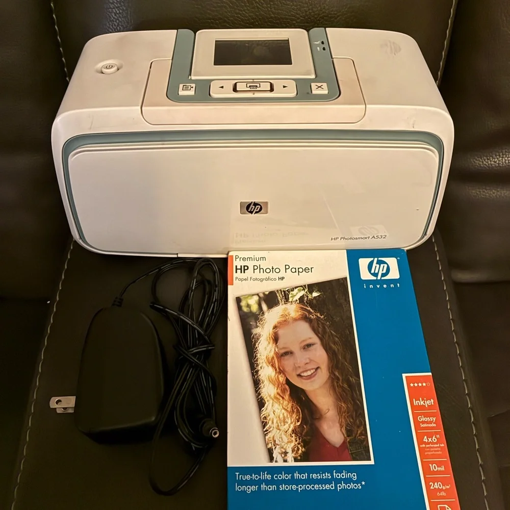 HP PhotoSmart A532 Compact Photo Inkjet Printer w/HP Photo Paper 60 Pack
